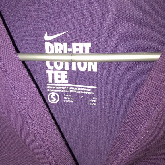 Nike tee - Picture 2 of 2